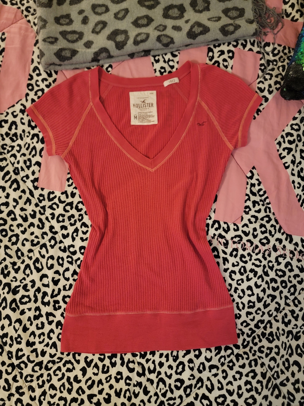Vintage Hollister V-Neck Ribbed Short Sleeve